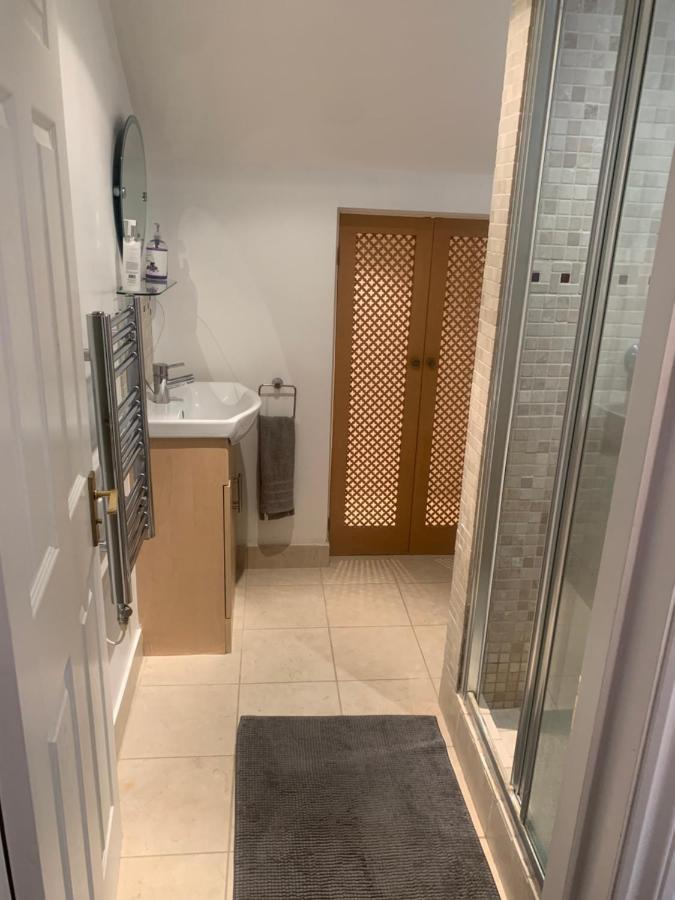 Cozy 1 Bedroom Basement Flat لندن المظهر الخارجي الصورة