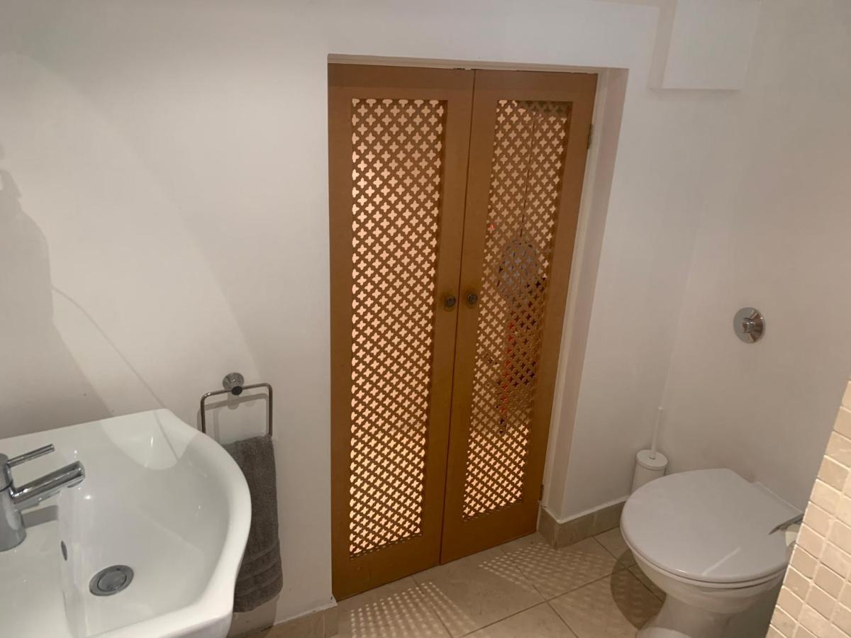 Cozy 1 Bedroom Basement Flat لندن المظهر الخارجي الصورة